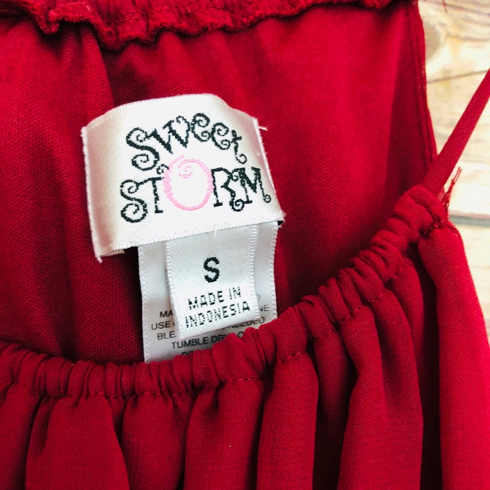 Burgundy Maxi Dress. - Picture 7 of 7